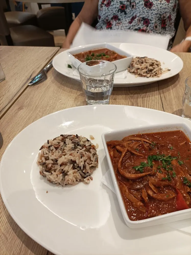 Encornets Sauces Avec Trois Riz Différents